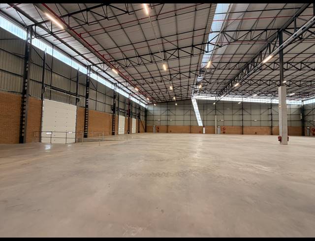 3,107M² WAREHOUSE TO LET IN AIRPORT PARK